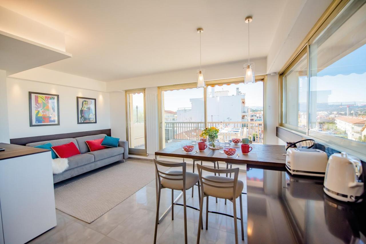 High Standing With Incredible Old Antibes And Sea Views Apartment Bagian luar foto